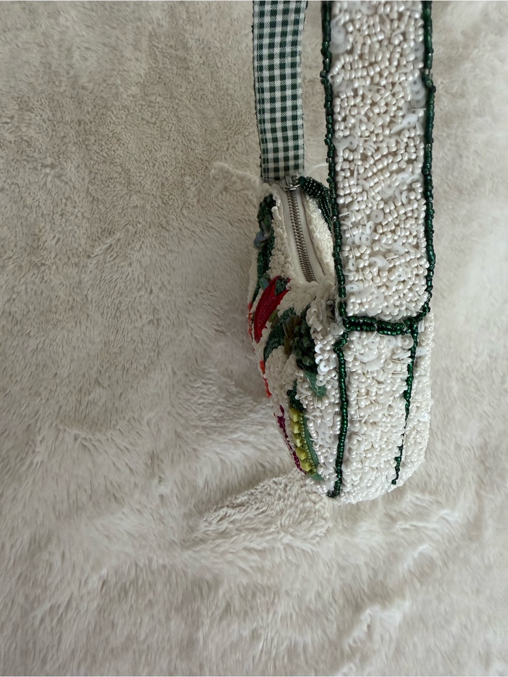 NWT Hand-Beaded Vegetable Motif Shoulder Bag in White tassel, green gingham - Picture 4 of 16